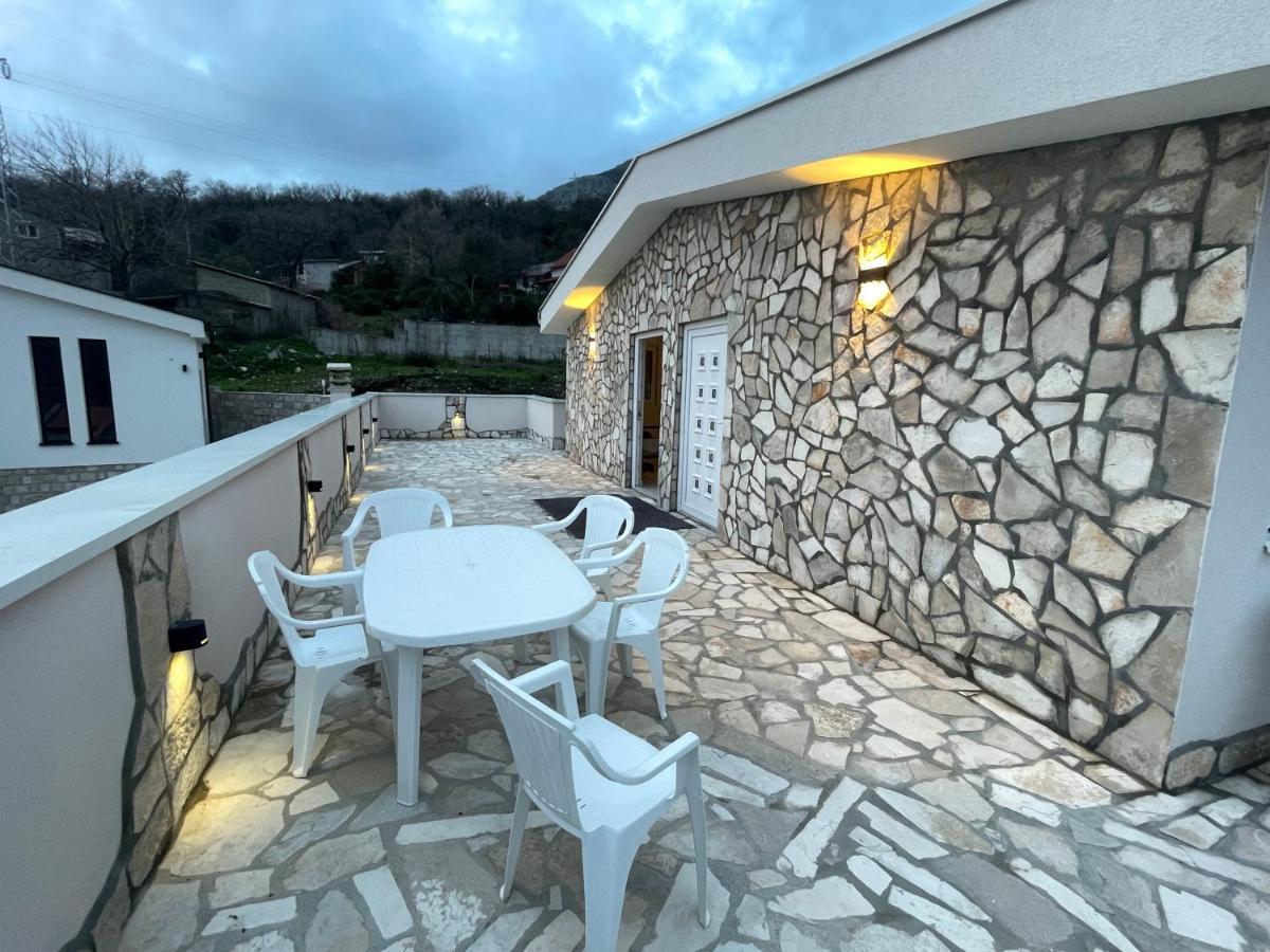 Tunaj New Pool And Bbq Вілла