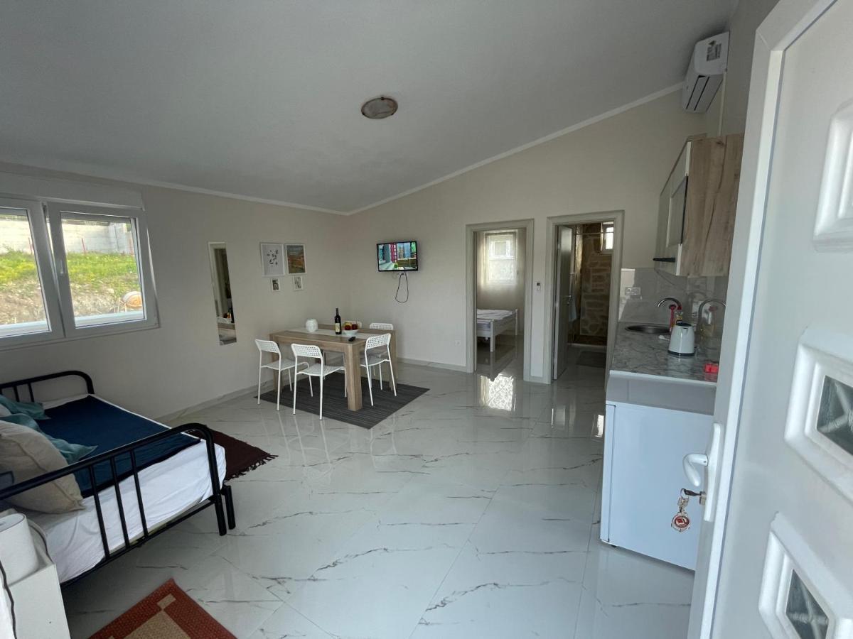 Tunaj New Pool And Bbq
