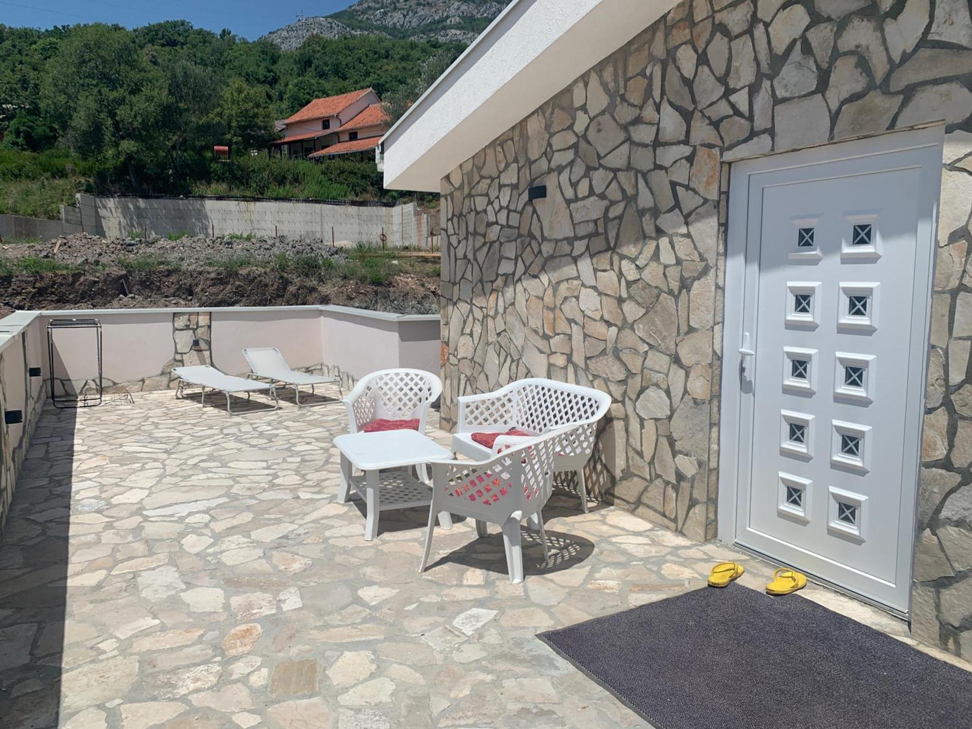 Tunaj New Pool And Bbq Бар