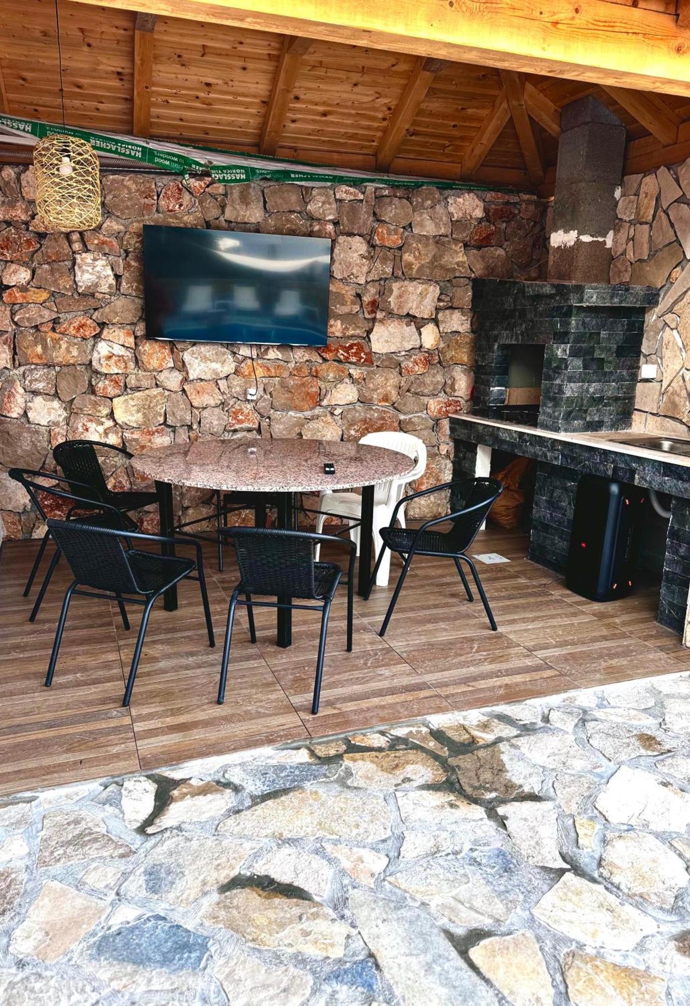 Tunaj New Pool And Bbq