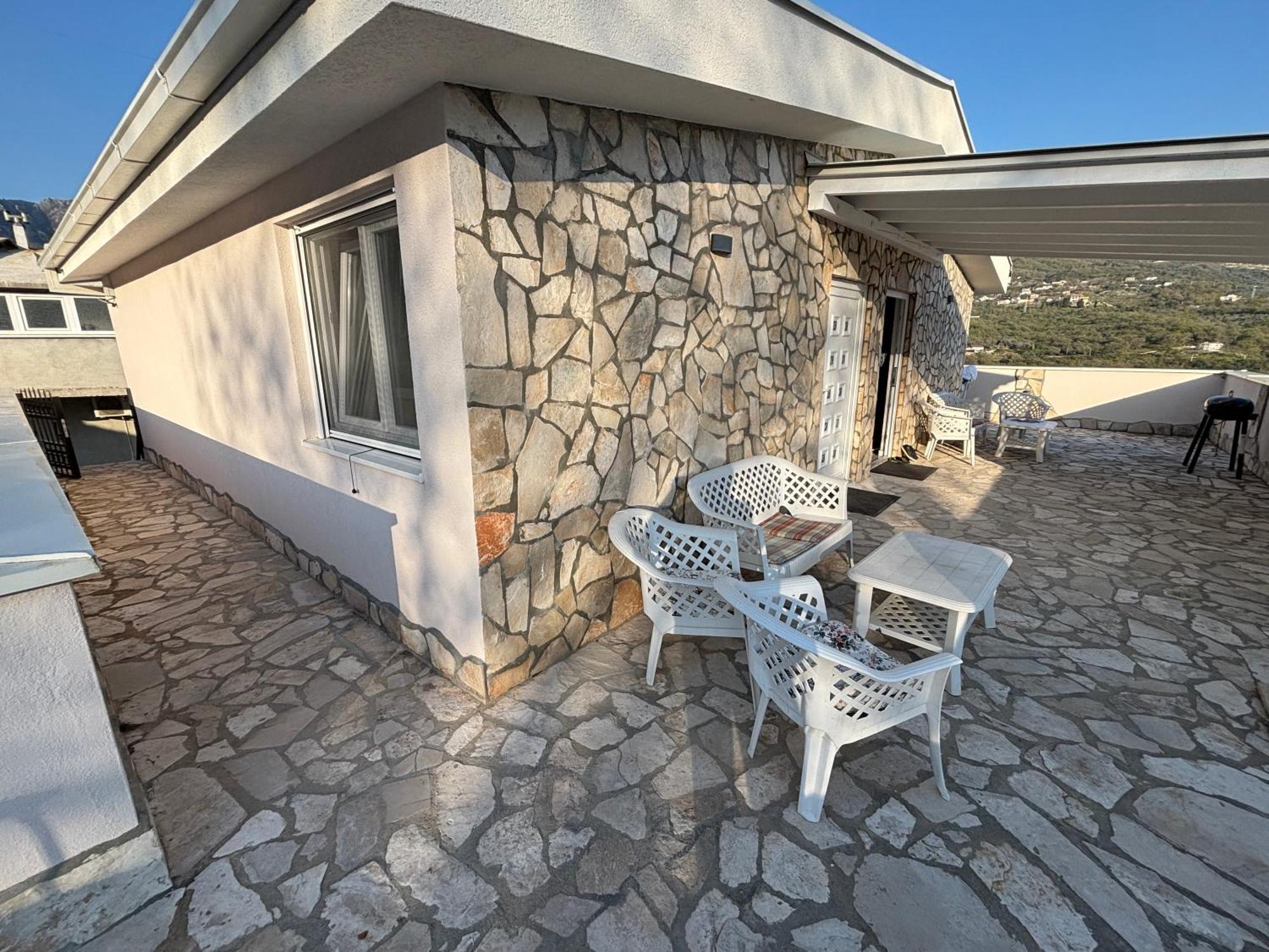 Tunaj New Pool And Bbq Бар