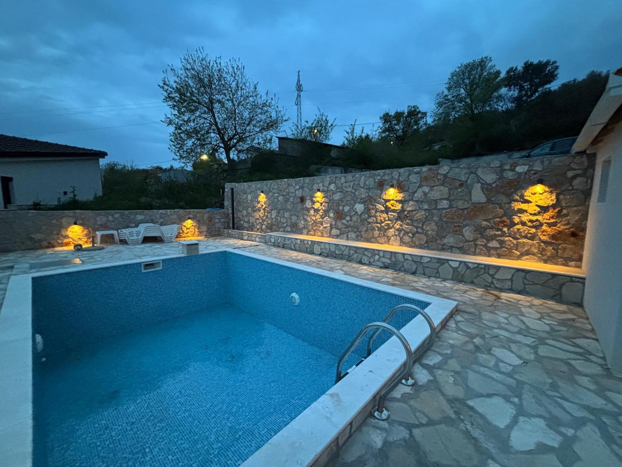 Вілла Tunaj New Pool And Bbq