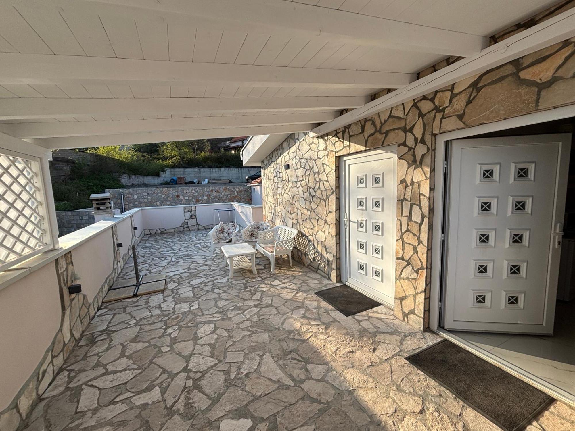Tunaj New Pool And Bbq Вілла *
